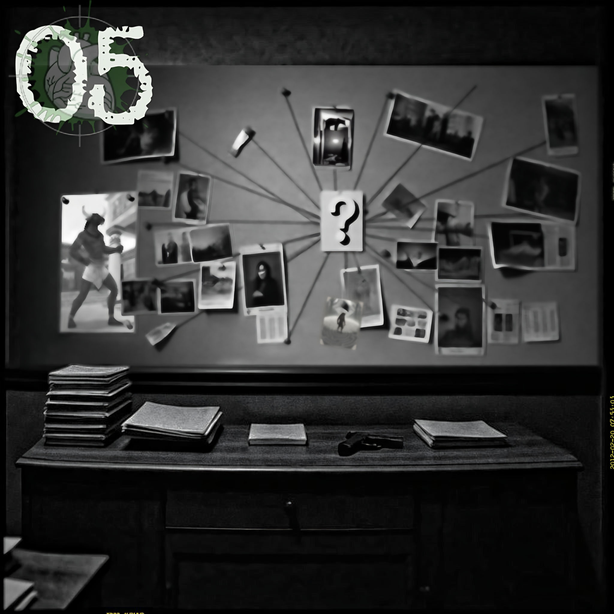 The cover art shows a black-and-white photo of an investigation board with pinned-up photos connected by threads, and a question mark in the middle. The board hangs over a desk with files and a pistol. An overlay in the upper corner shows the number 05 above the pictogram of a human heart in crosshairs.
